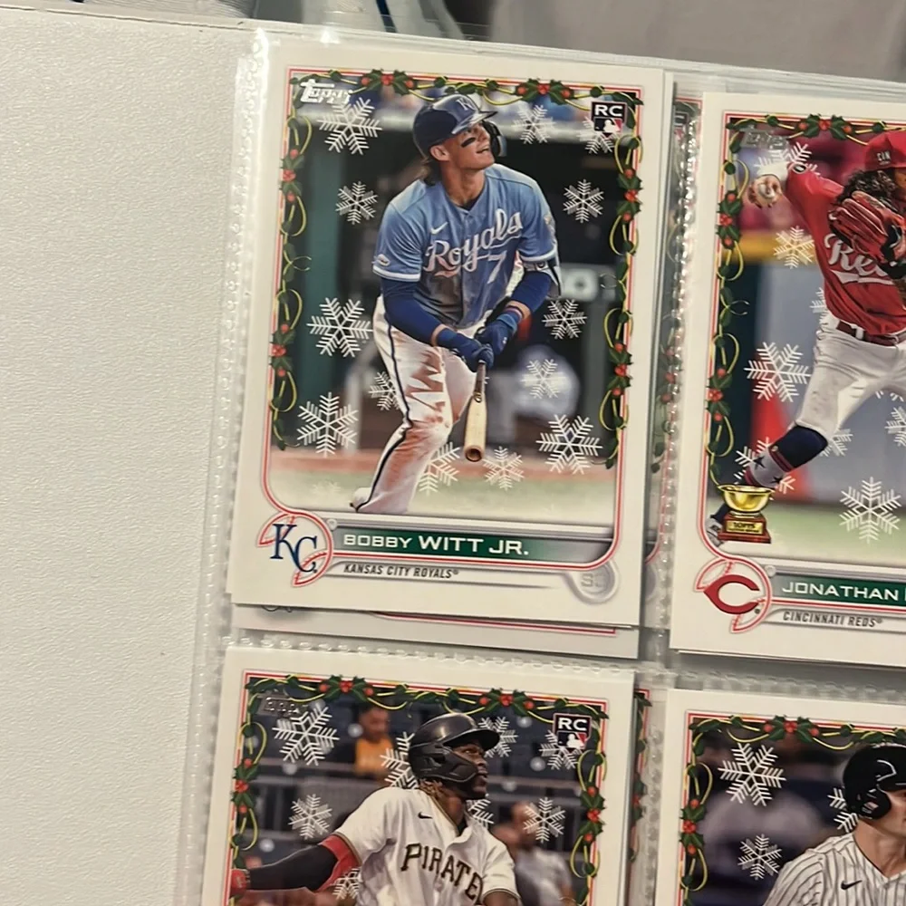 Binder with approx 40 card pages filled front in back at 18 cards per page - Picture 4 of 16